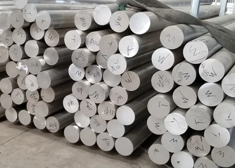 Color coded 6061 and 7075 aluminum raw bar stock at Xiamen Dazao Machinery warehouse Color coded 6061 and 7075 aluminum raw bar stock at Xiamen Dazao Machinery warehouse